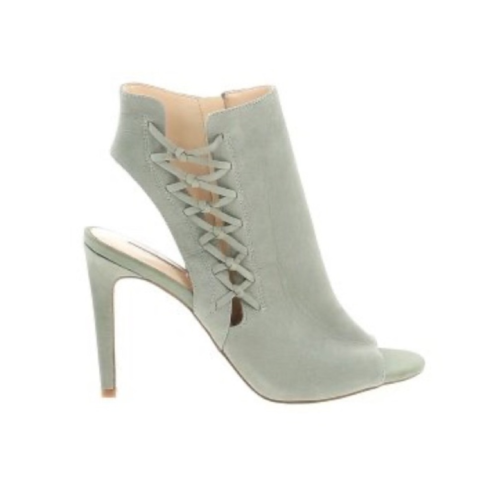 BCBG heels